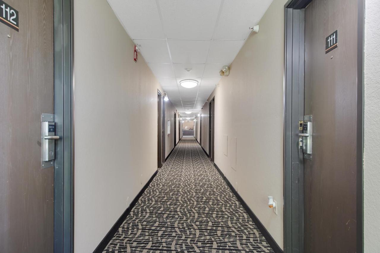 Americas Quality Inn & Suites - Finlayson Exteriör bild