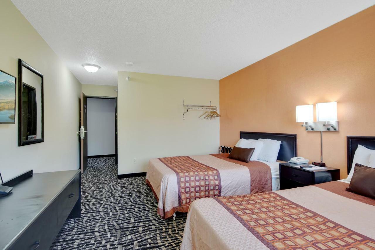 Americas Quality Inn & Suites - Finlayson Exteriör bild