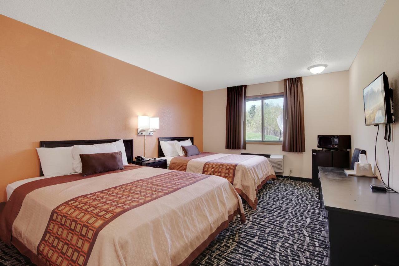 Americas Quality Inn & Suites - Finlayson Exteriör bild